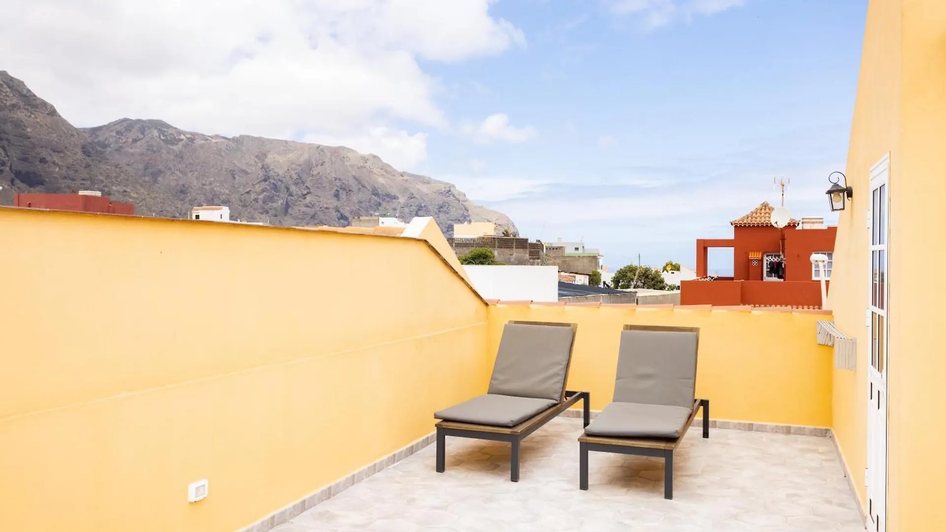 Holiday home Casa Totalmente Renovada En Zona Muy Tranquila!!! Vistas Al Mar Y Montana Villa Buenavista Del Norte Spain